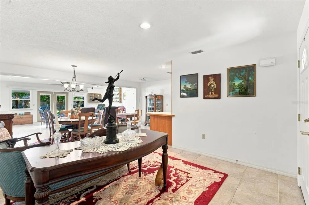 1555 ROWE LANE Deland, FL 32720