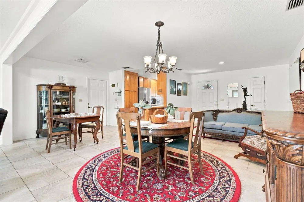 1555 ROWE LANE Deland, FL 32720