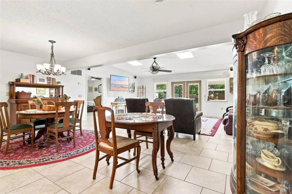 1555 ROWE LANE Deland, FL 32720