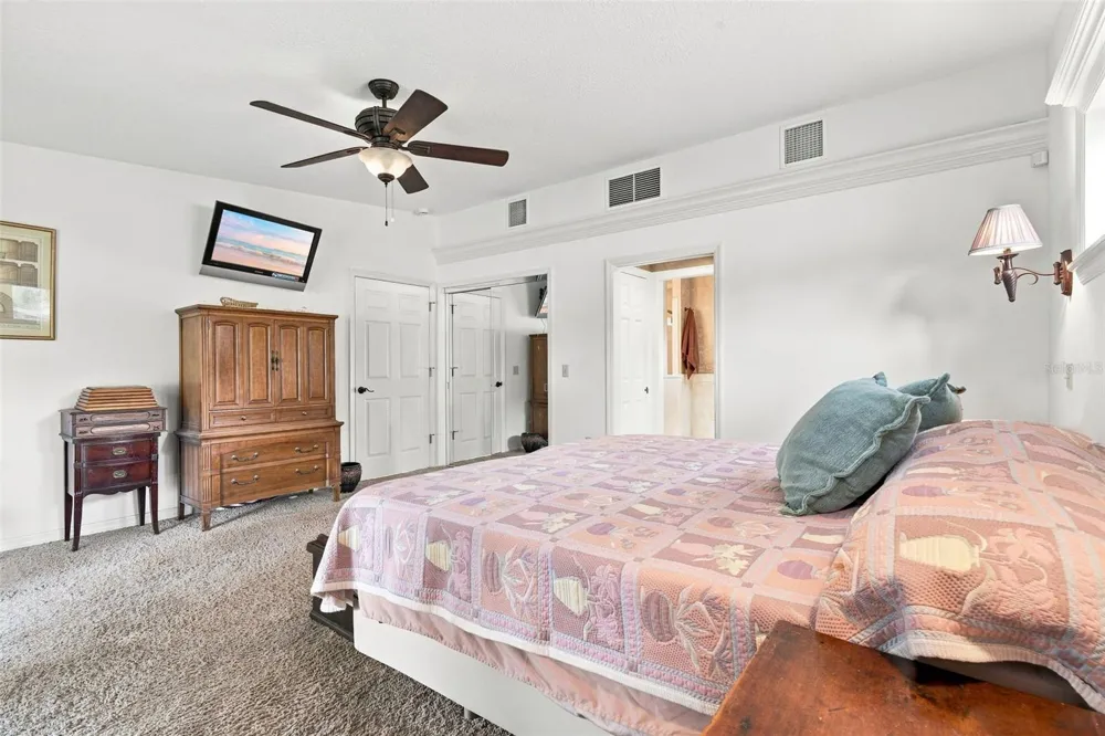 1555 ROWE LANE Deland, FL 32720