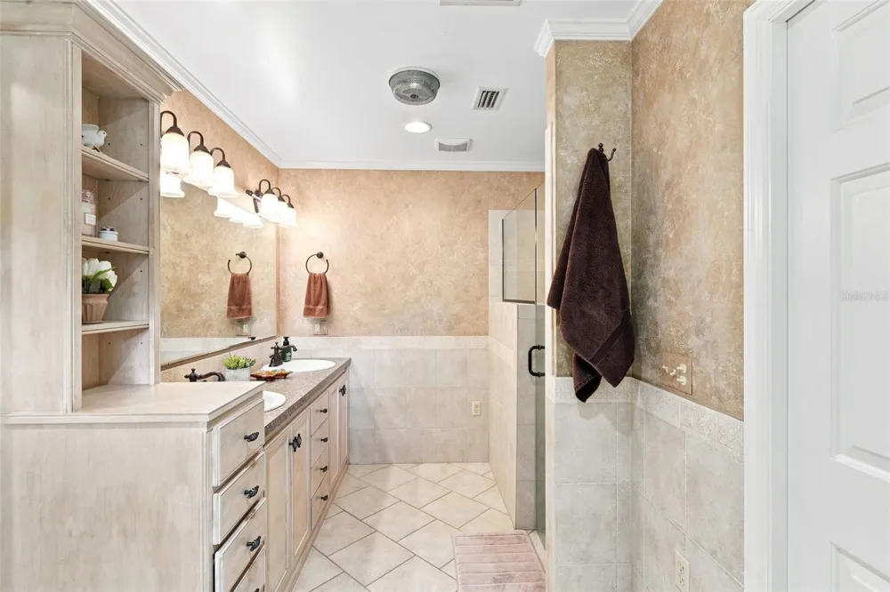 1555 ROWE LANE Deland, FL 32720