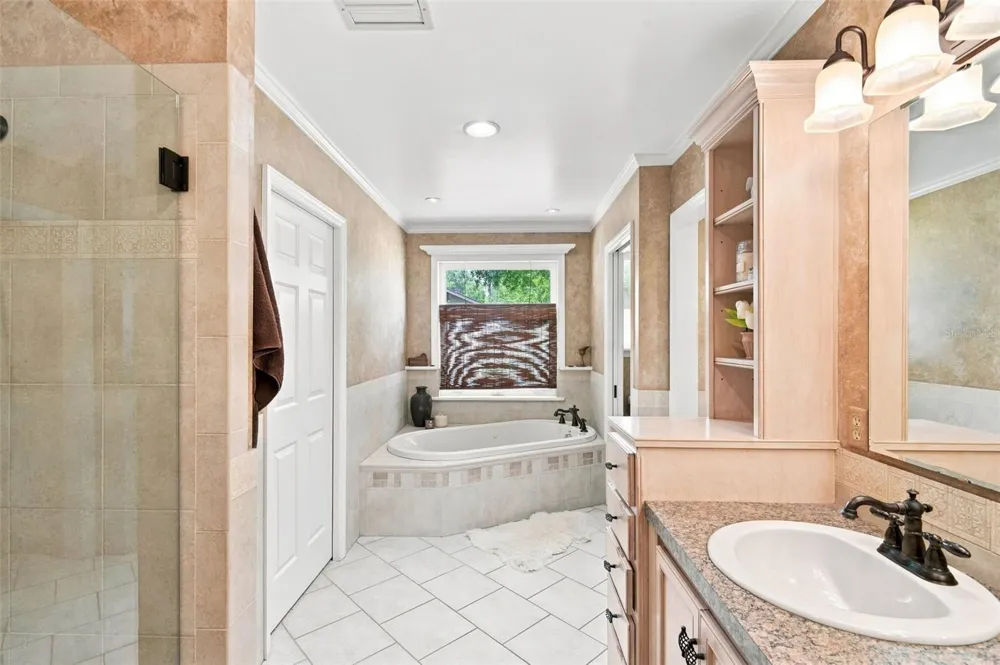 1555 ROWE LANE Deland, FL 32720