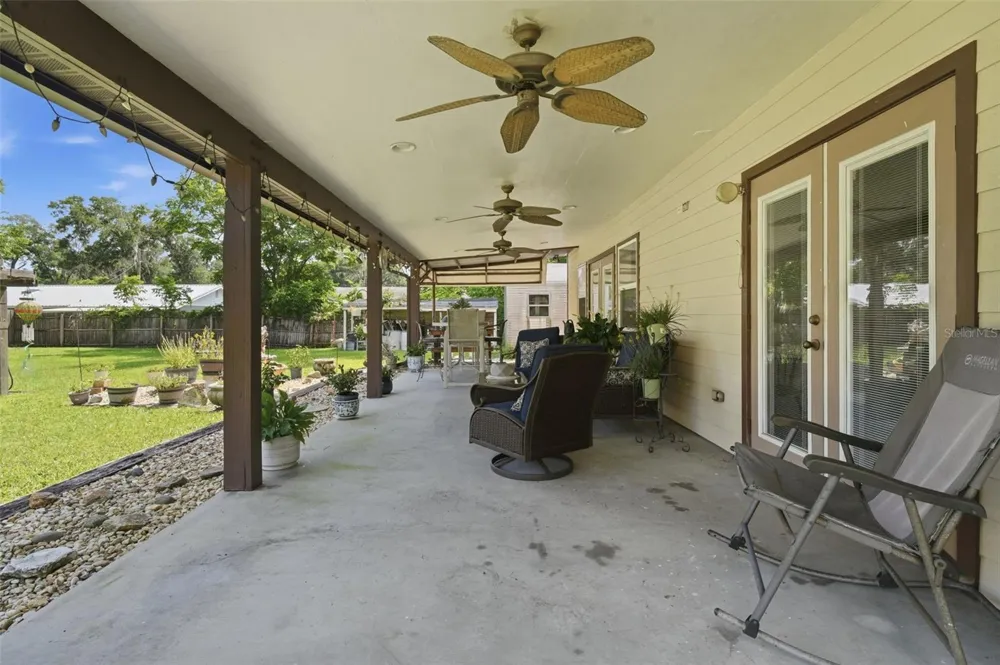 1555 ROWE LANE Deland, FL 32720