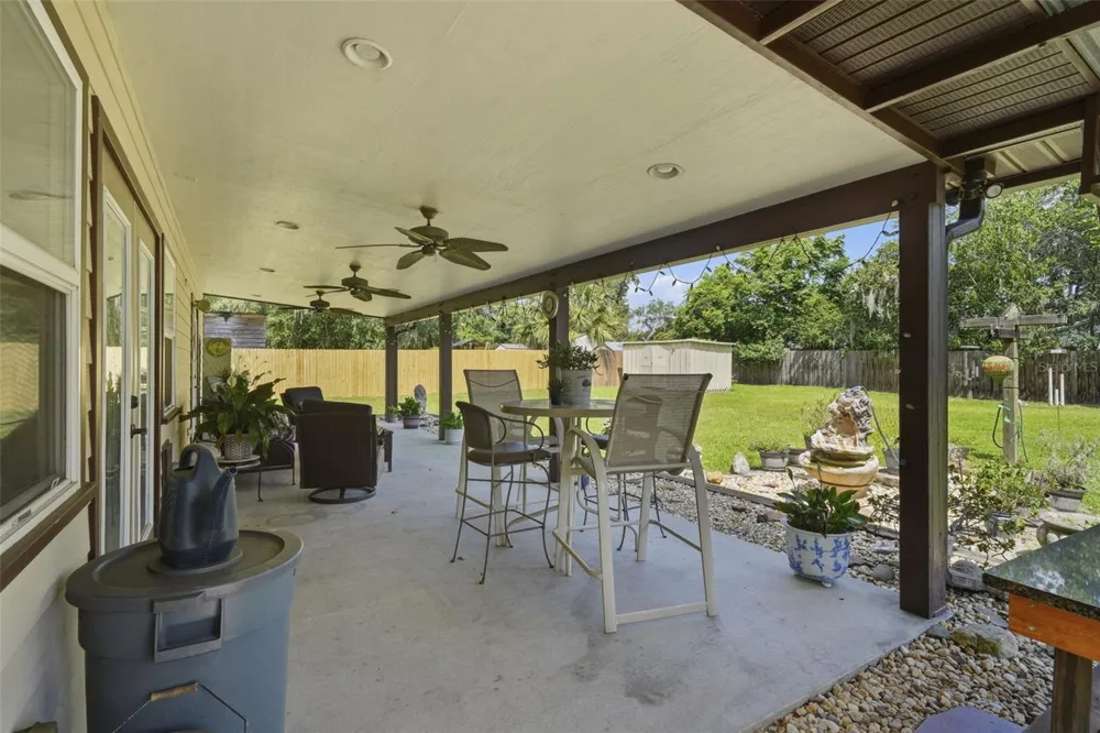 1555 ROWE LANE Deland, FL 32720