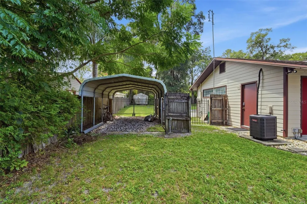 1555 ROWE LANE Deland, FL 32720