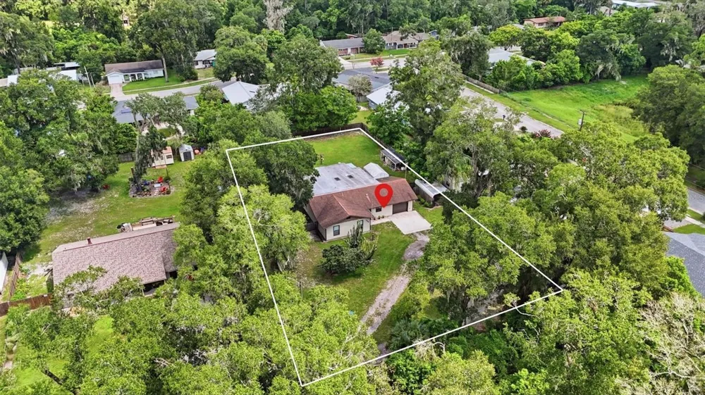 1555 ROWE LANE Deland, FL 32720