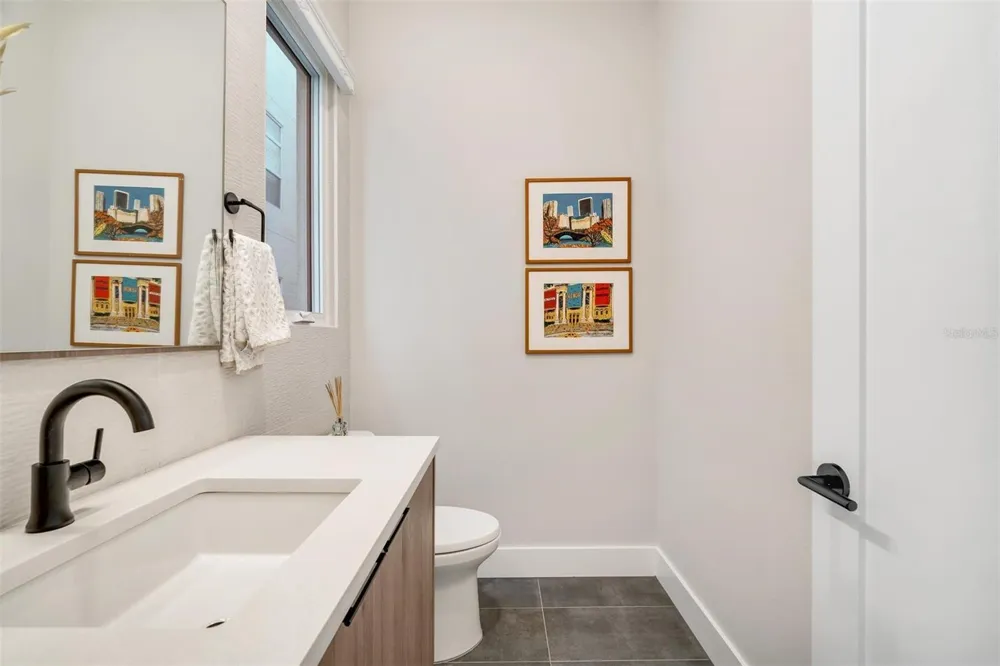 372 6TH STREET S #12 St Petersburg, FL 33701