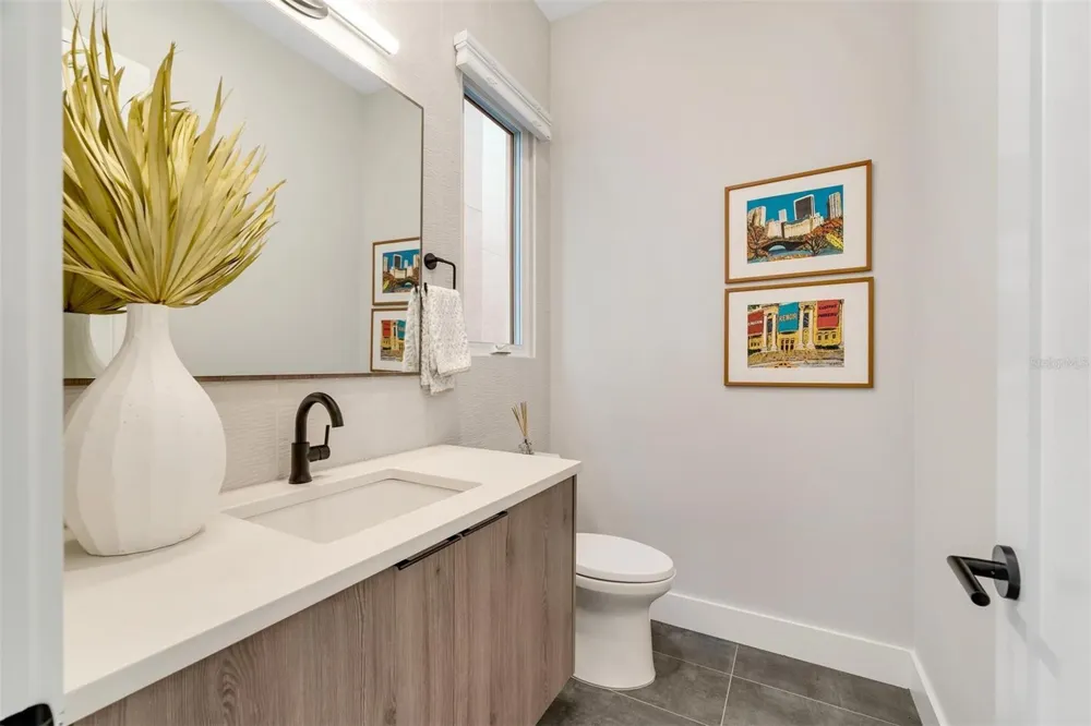 372 6TH STREET S #12 St Petersburg, FL 33701