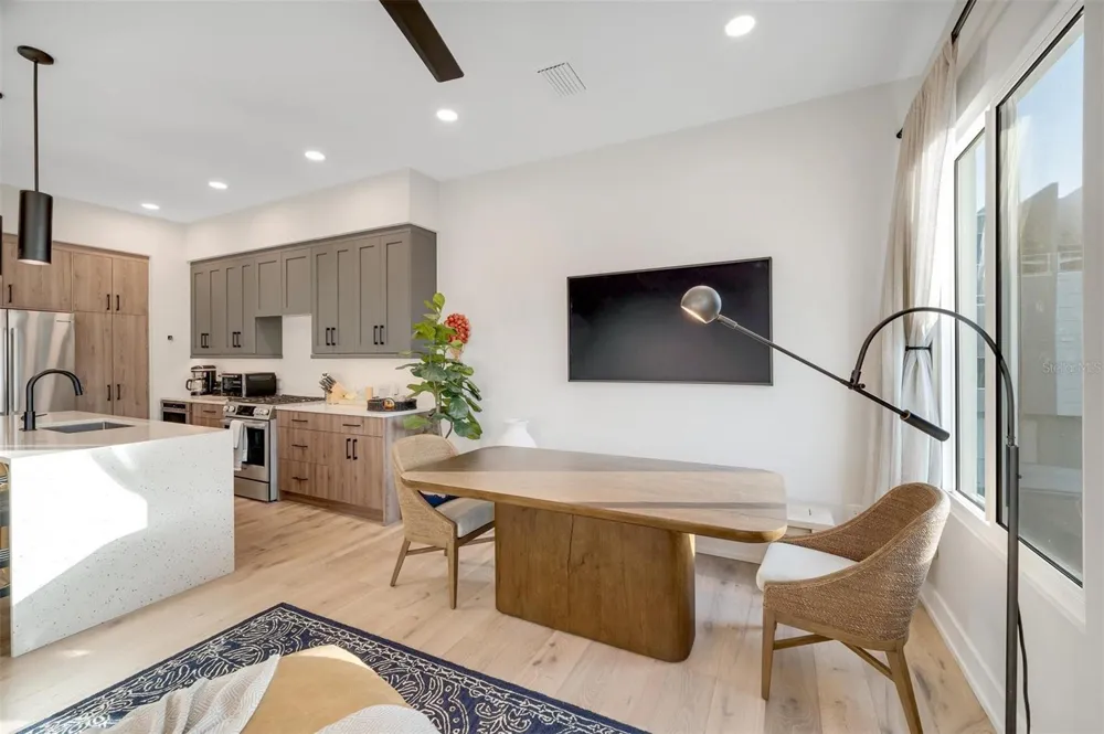 372 6TH STREET S #12 St Petersburg, FL 33701