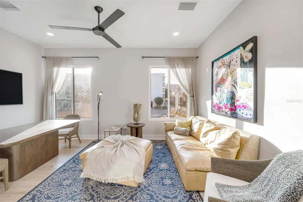 372 6TH STREET S #12 St Petersburg, FL 33701