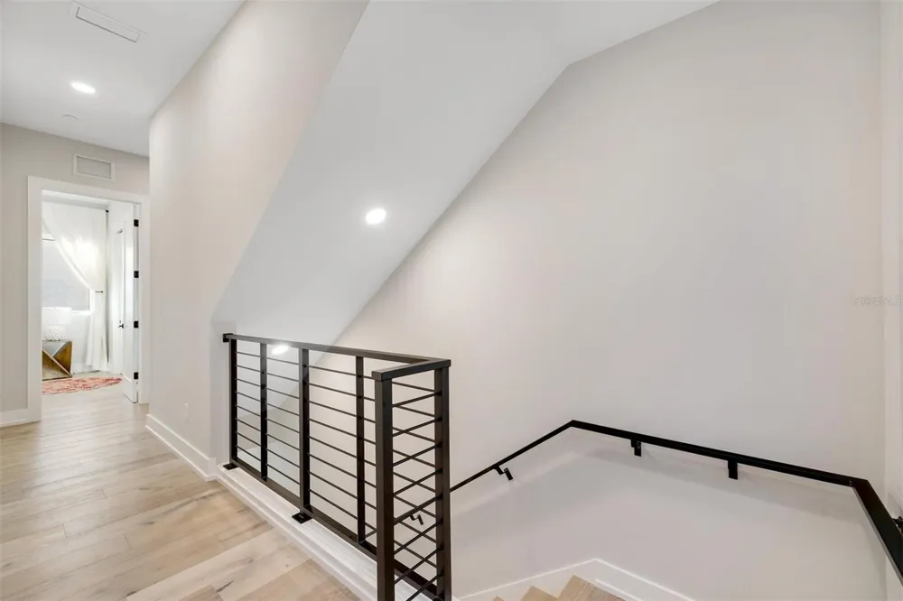 372 6TH STREET S #12 St Petersburg, FL 33701