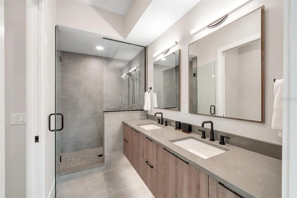 372 6TH STREET S #12 St Petersburg, FL 33701