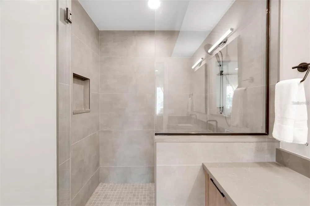 372 6TH STREET S #12 St Petersburg, FL 33701