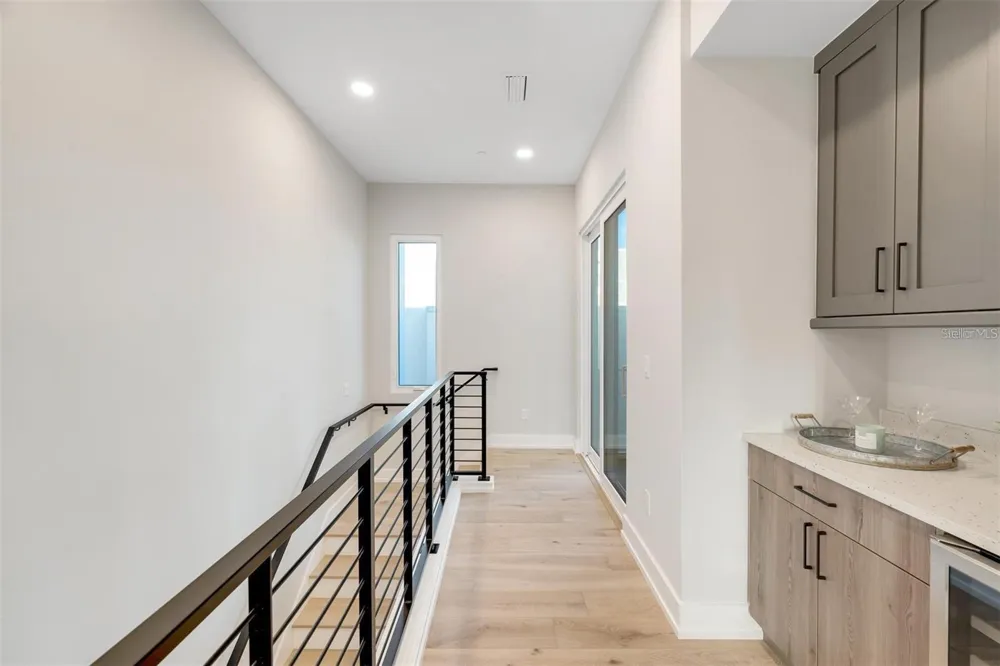 372 6TH STREET S #12 St Petersburg, FL 33701