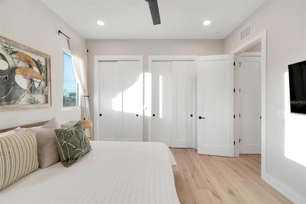 372 6TH STREET S #12 St Petersburg, FL 33701