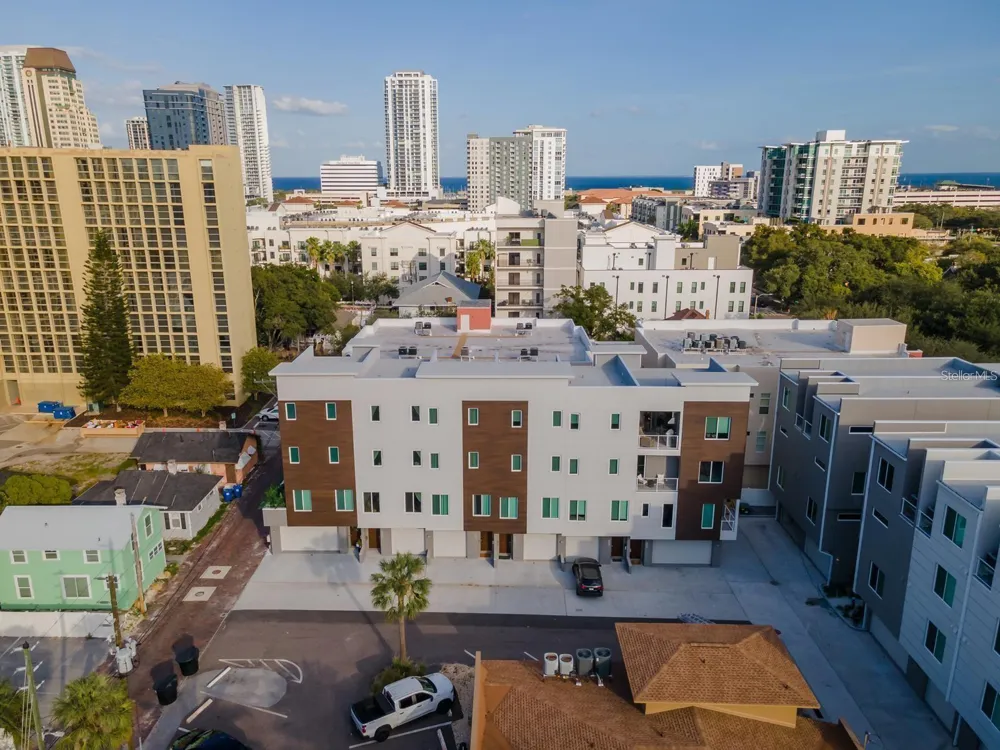 372 6TH STREET S #12 St Petersburg, FL 33701
