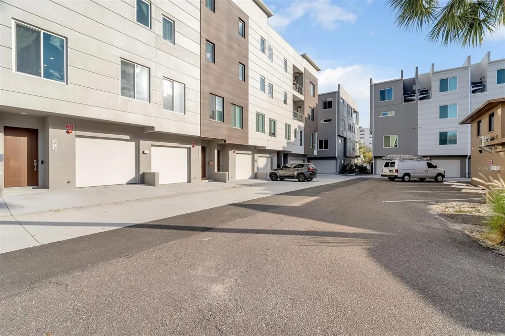 372 6TH STREET S #12 St Petersburg, FL 33701