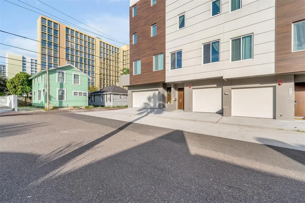 372 6TH STREET S #12 St Petersburg, FL 33701