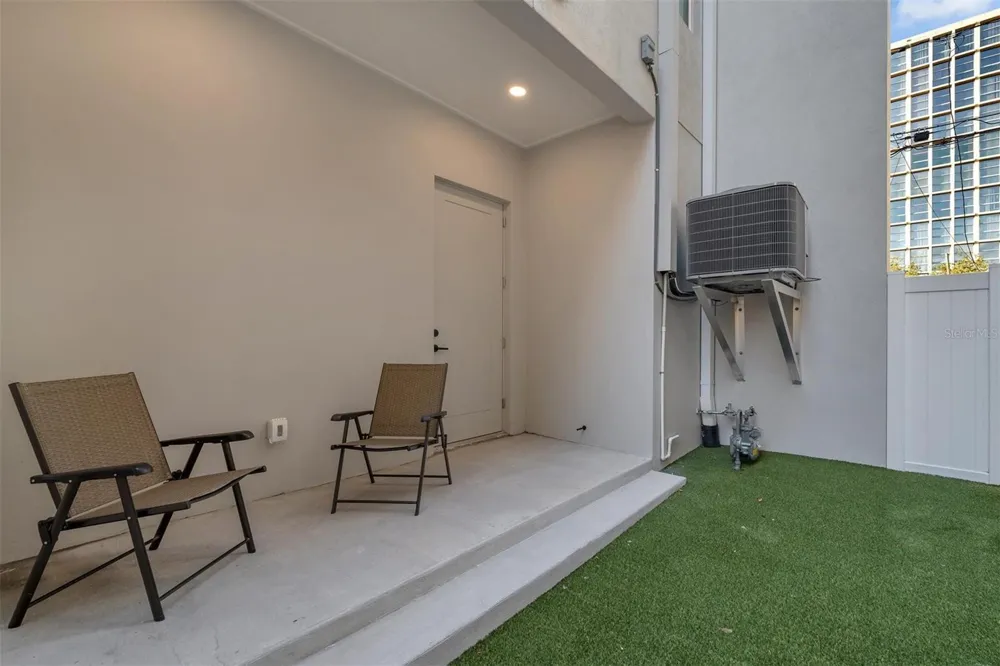 372 6TH STREET S #12 St Petersburg, FL 33701