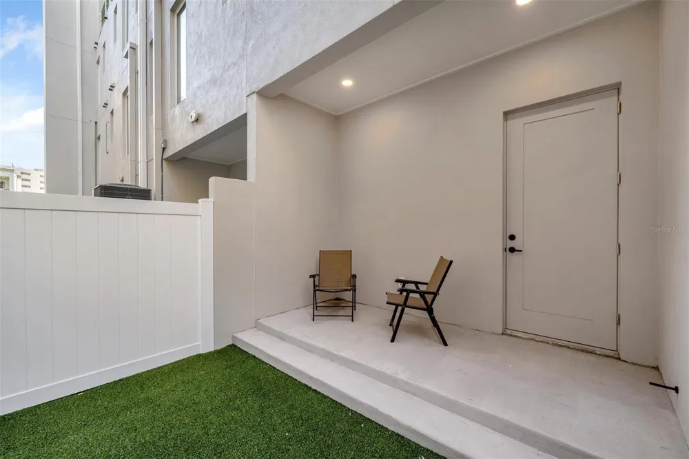 372 6TH STREET S #12 St Petersburg, FL 33701