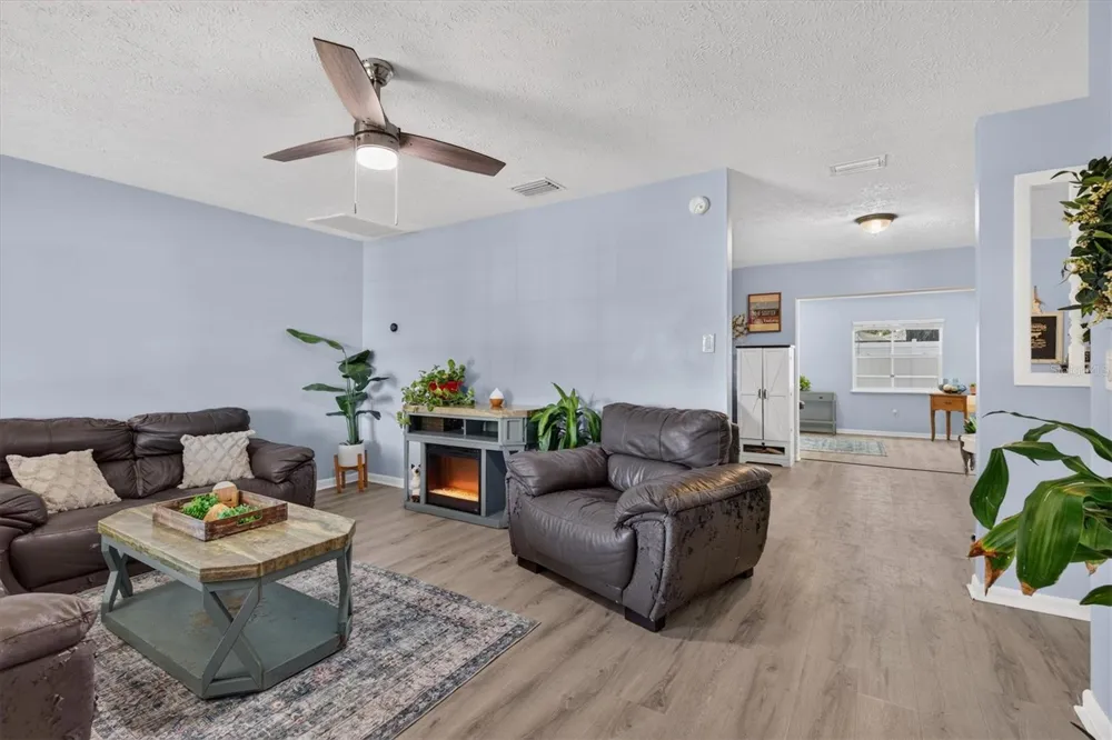 508 COCOPLUM DRIVE Seffner, FL 33584