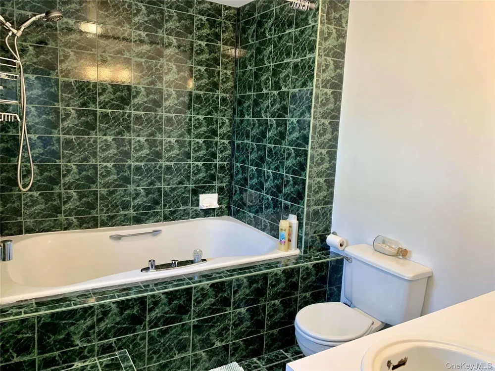 33 Ohio Avenue Long Beach, NY 11561