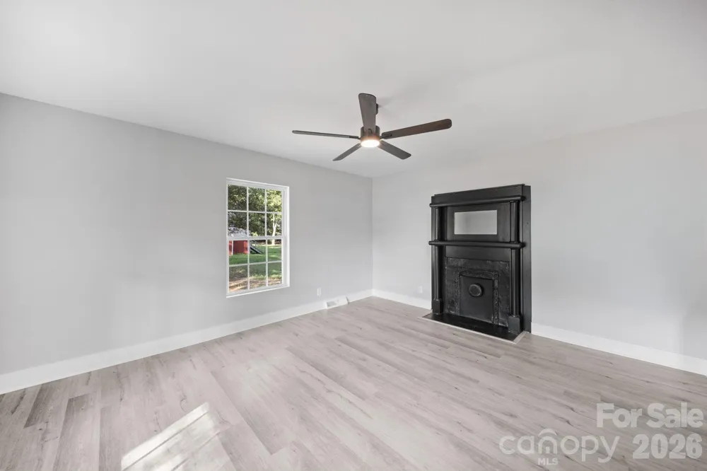 807 Walnut Street Kannapolis, NC 28081