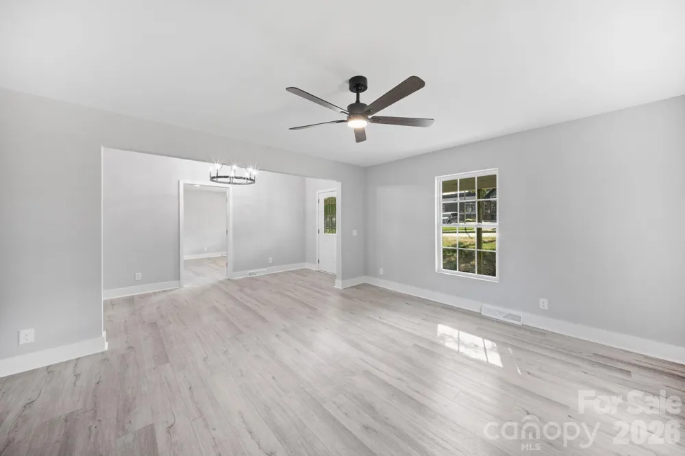 807 Walnut Street Kannapolis, NC 28081