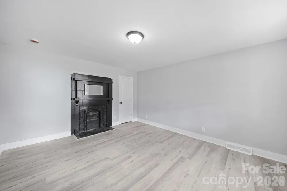 807 Walnut Street Kannapolis, NC 28081