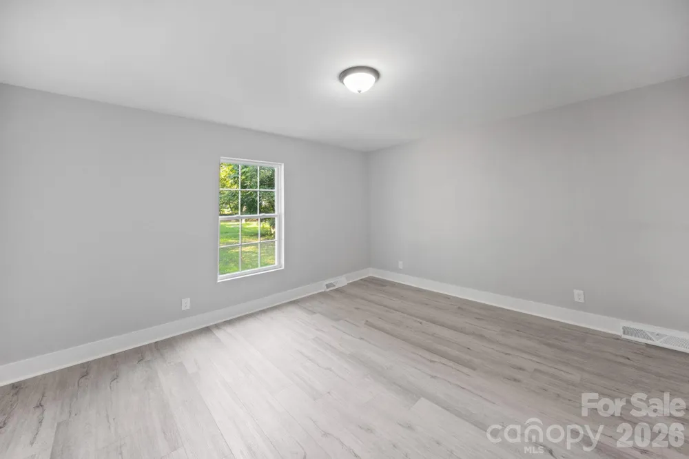 807 Walnut Street Kannapolis, NC 28081