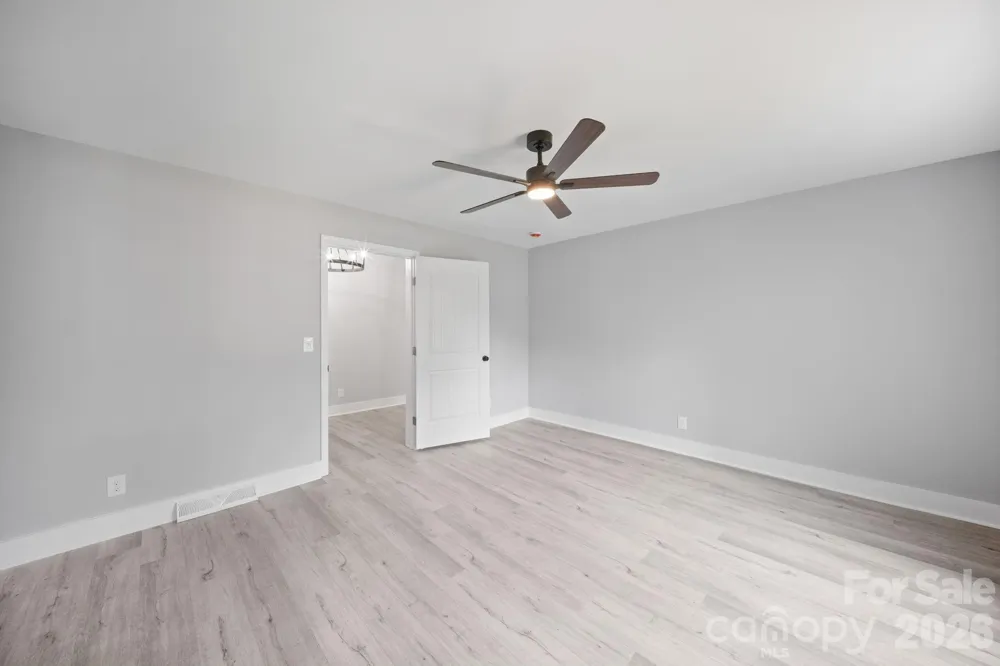 807 Walnut Street Kannapolis, NC 28081