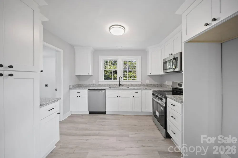 807 Walnut Street Kannapolis, NC 28081