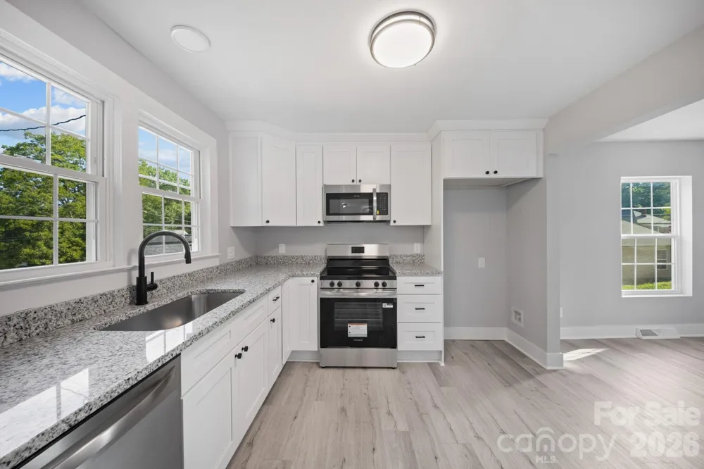 807 Walnut Street Kannapolis, NC 28081