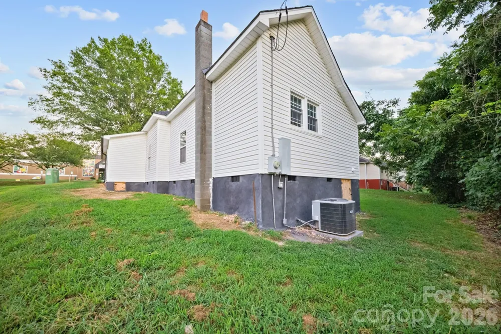 807 Walnut Street Kannapolis, NC 28081