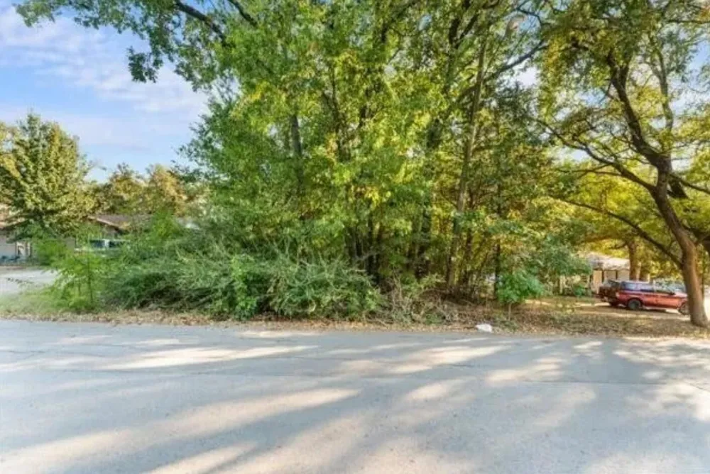 7830 Doak Street Dallas, TX 75217