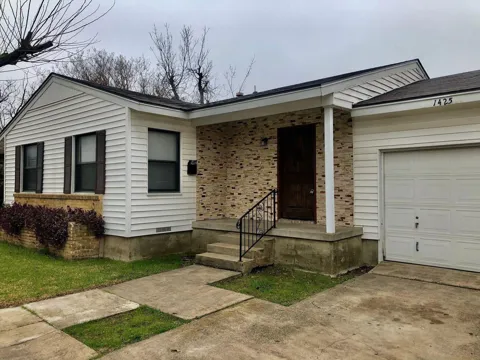 1425 Marion Drive