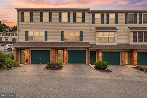 337 COUNTRY CLUB ROAD #8