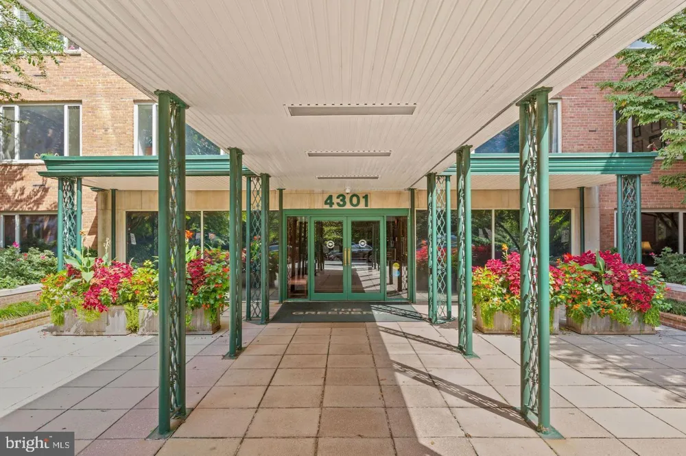 4301 MASSACHUSETTS AVENUE NW #2009 Washington, DC 20016