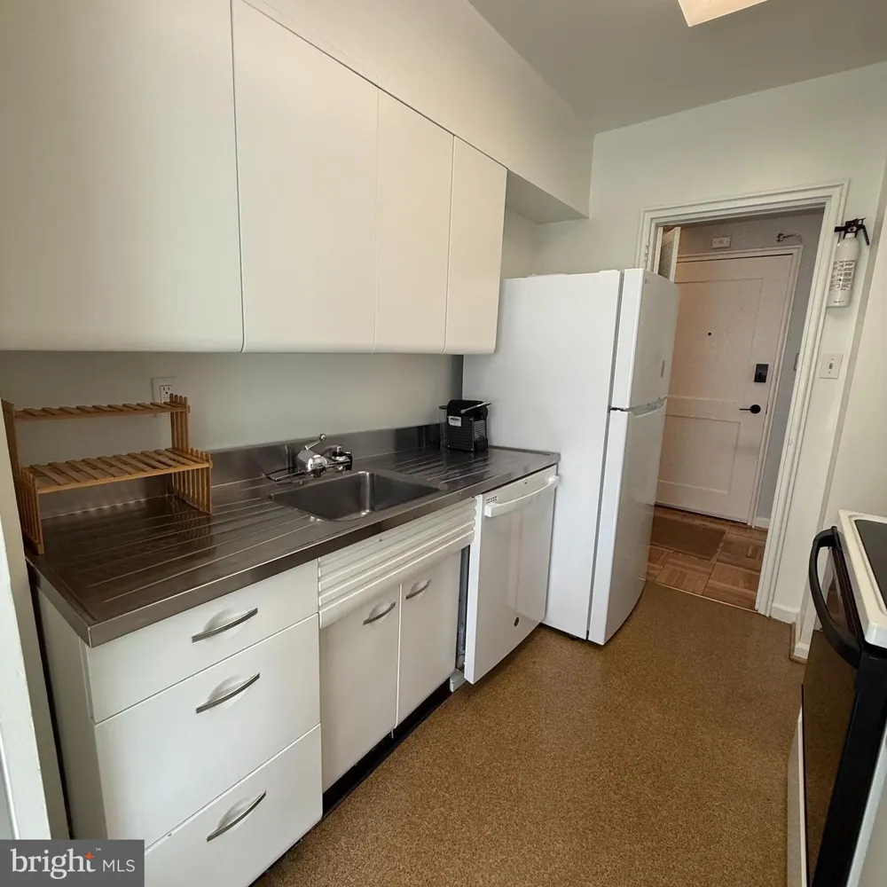 4301 MASSACHUSETTS AVENUE NW #2009 Washington, DC 20016