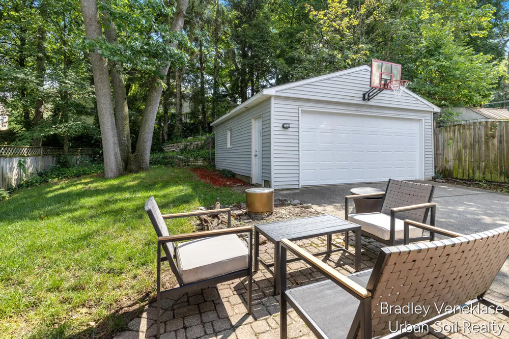 1336 Philadelphia Avenue SE Grand Rapids, MI 49506