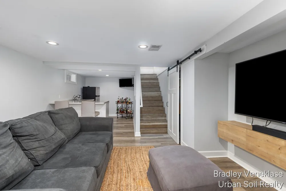 1336 Philadelphia Avenue SE Grand Rapids, MI 49506