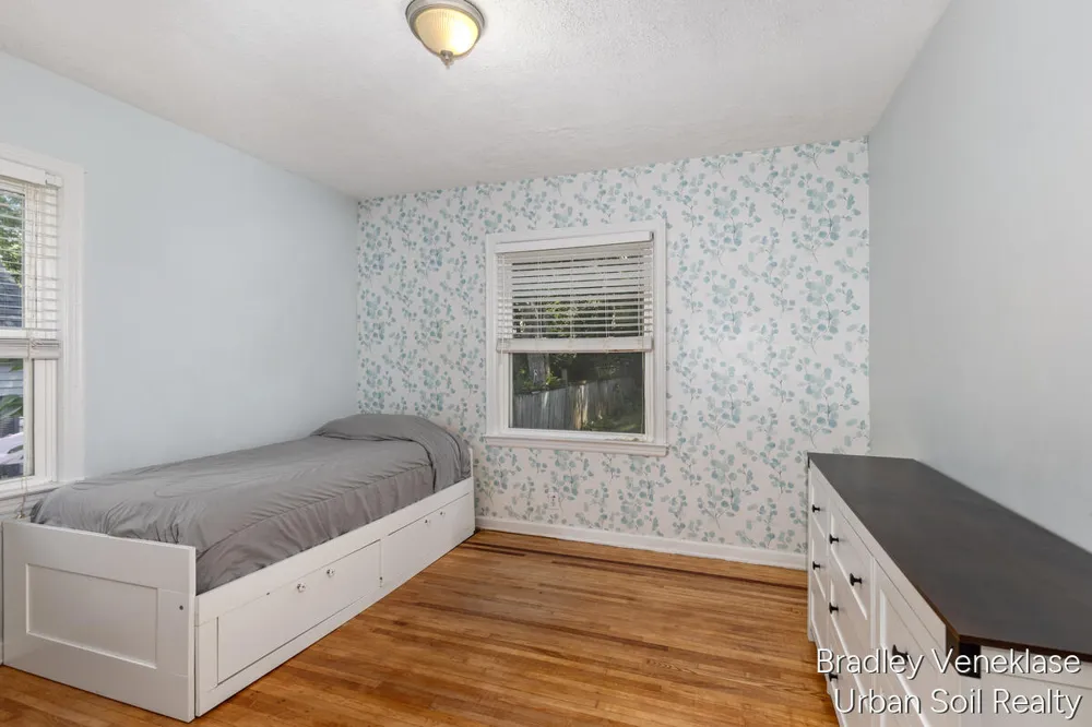 1336 Philadelphia Avenue SE Grand Rapids, MI 49506