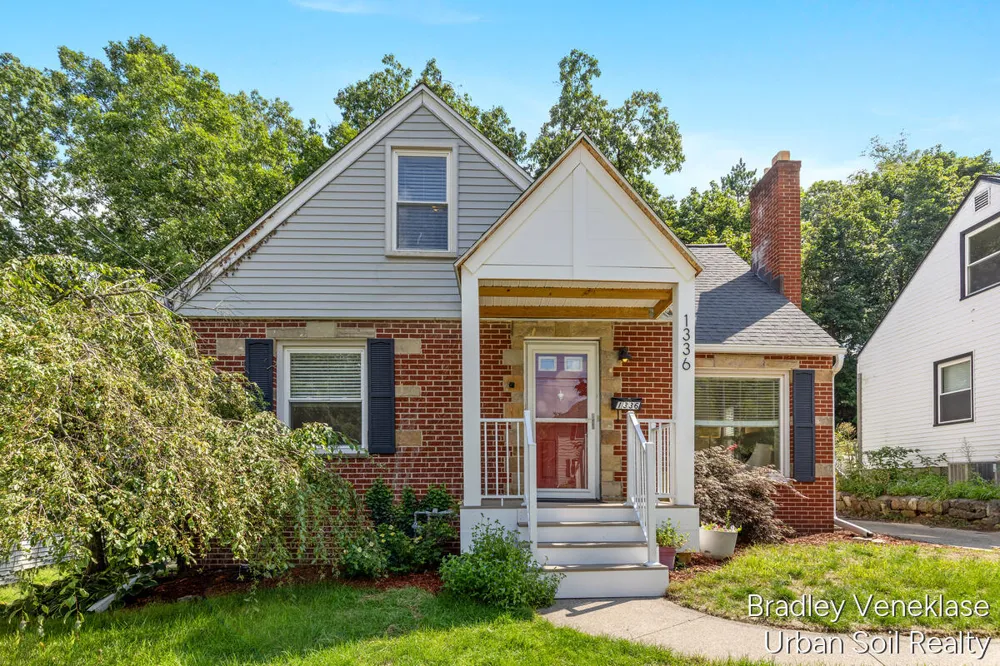 1336 Philadelphia Avenue SE Grand Rapids, MI 49506