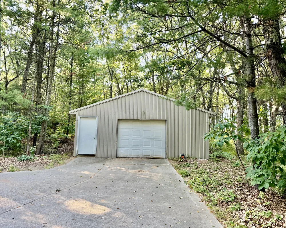 8463 Gibson Road Whitehall, MI 49461