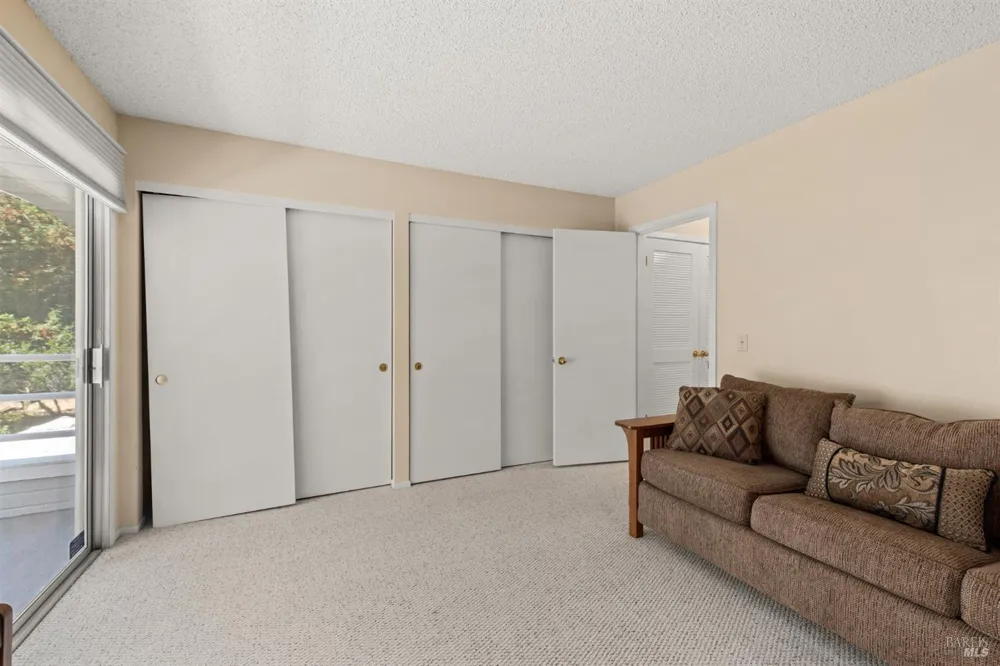2324 Lakeview Drive Santa Rosa, CA 95405