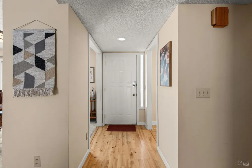 2324 Lakeview Drive Santa Rosa, CA 95405