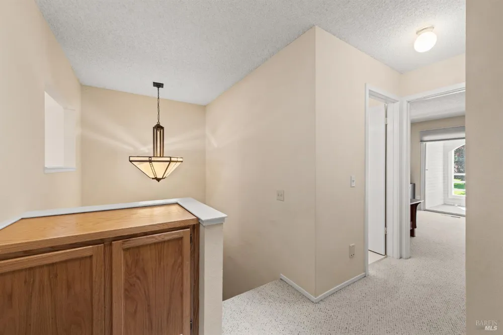 2324 Lakeview Drive Santa Rosa, CA 95405