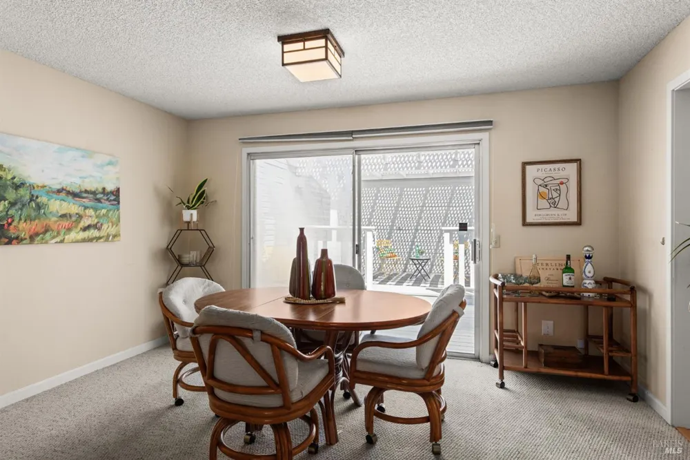 2324 Lakeview Drive Santa Rosa, CA 95405