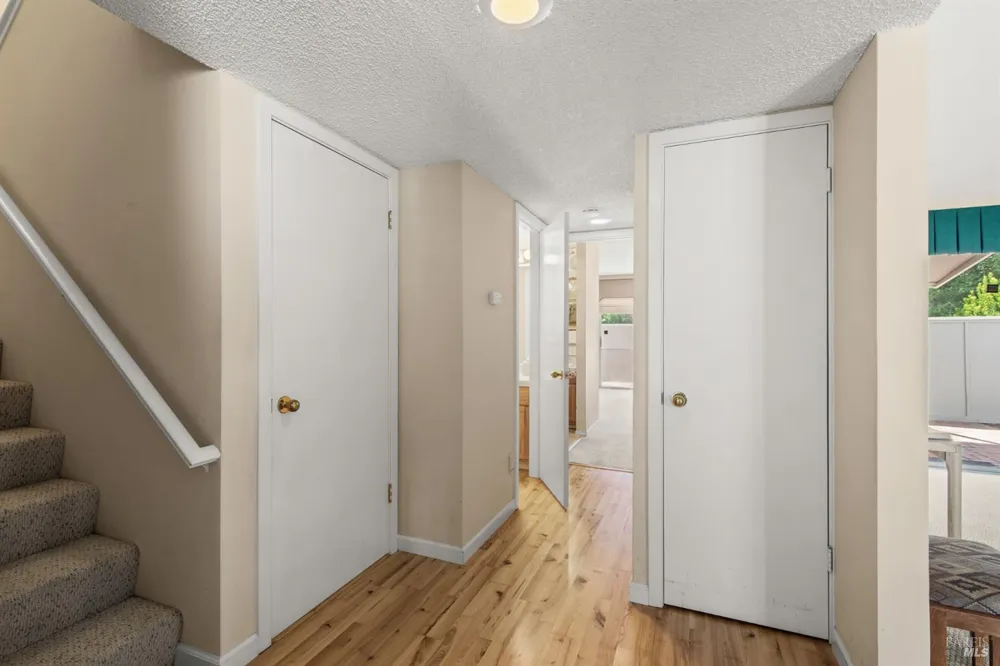 2324 Lakeview Drive Santa Rosa, CA 95405