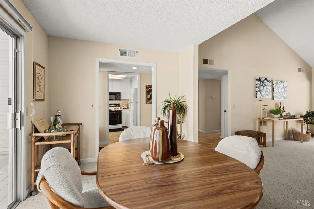 2324 Lakeview Drive Santa Rosa, CA 95405